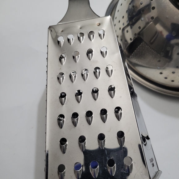 6 sided stainless steel grater with bonus drainer - Picture 6 of 10